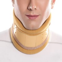 گردن بند طبی پاک سمن مدل hard-002114
